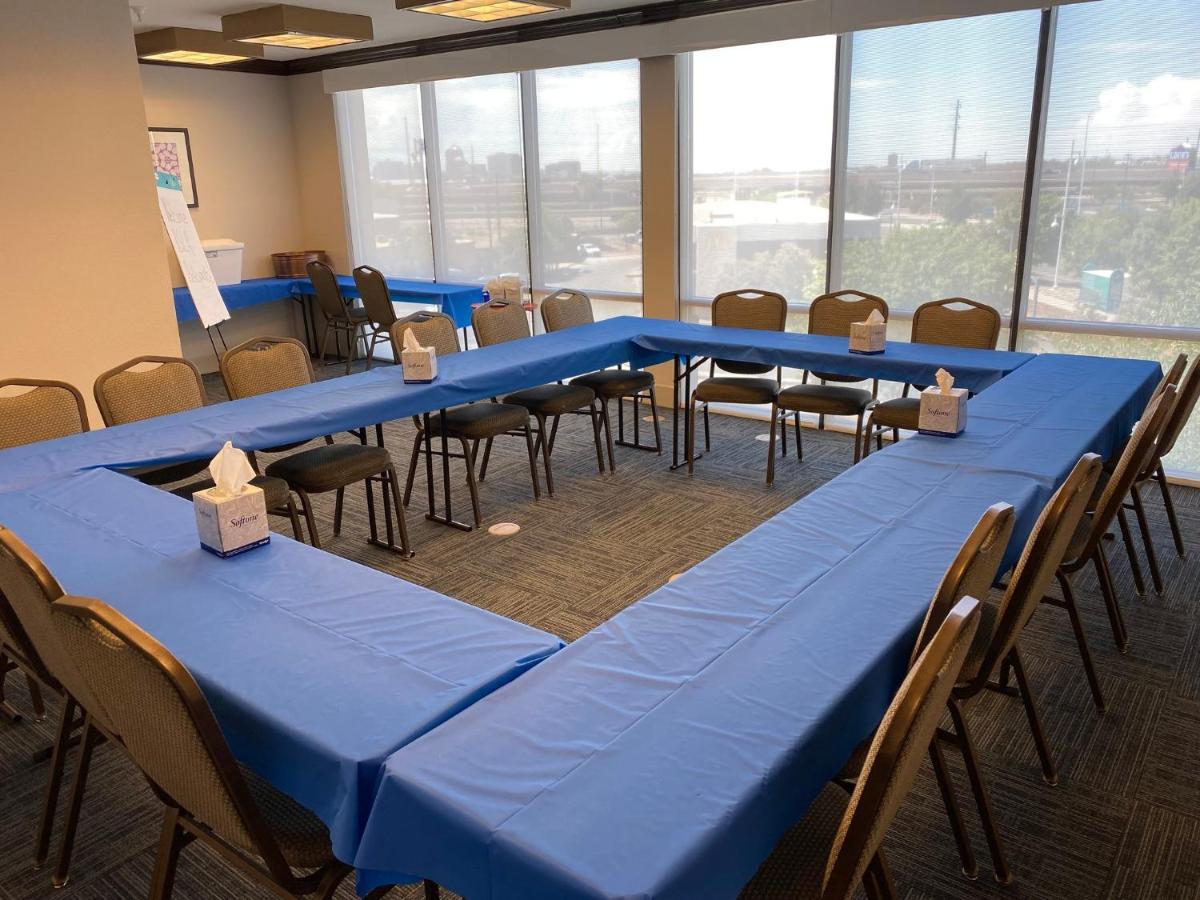Holiday Inn Express & Suites Albuquerque Historic Old Town By Ihg Eksteriør billede